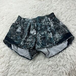 Lululemon Hotty Hot Short II *Long 4" Wildwood White Multi / Nocturnal Teal